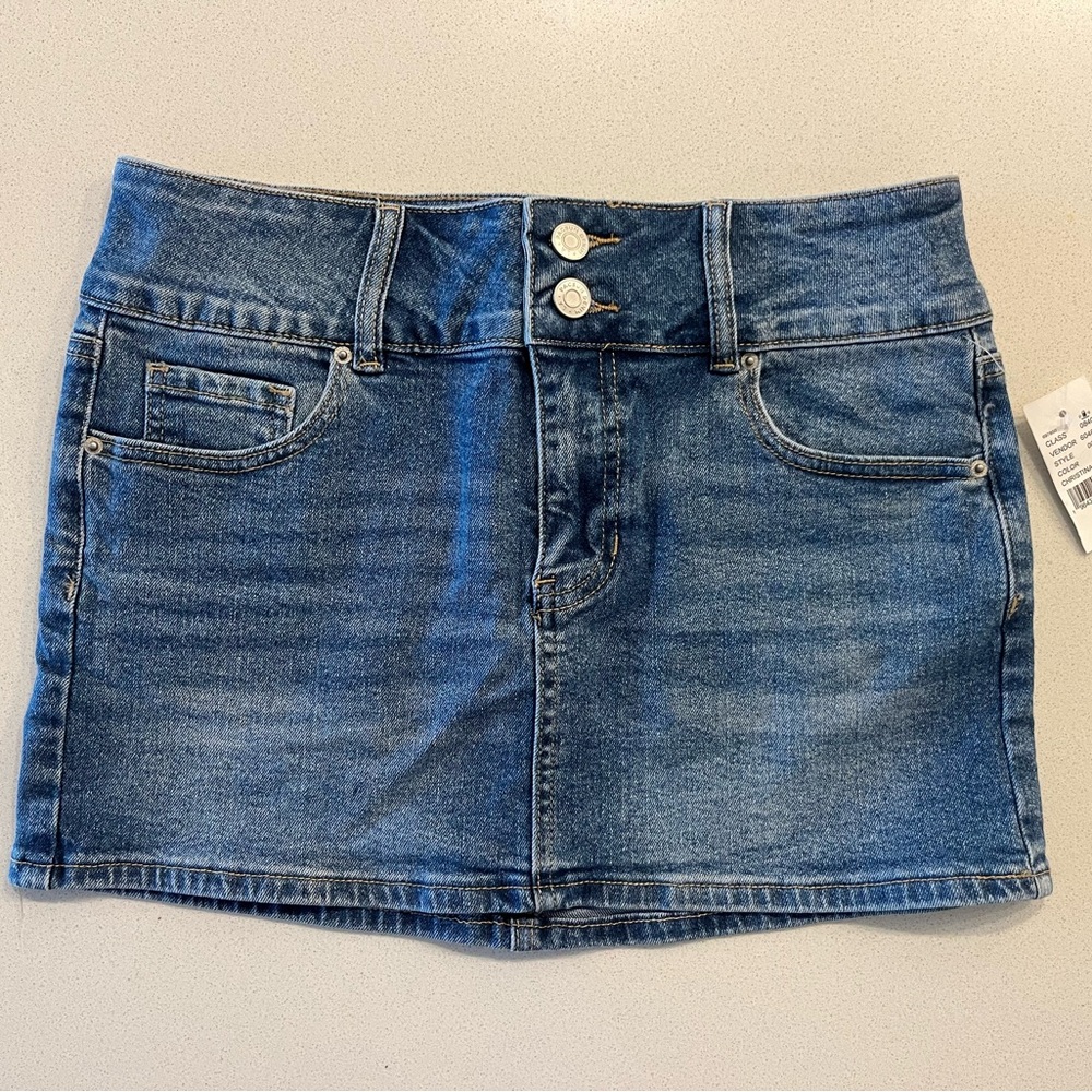 NEW Pacsun Mini Denim Skirt, tags still attached, size 26